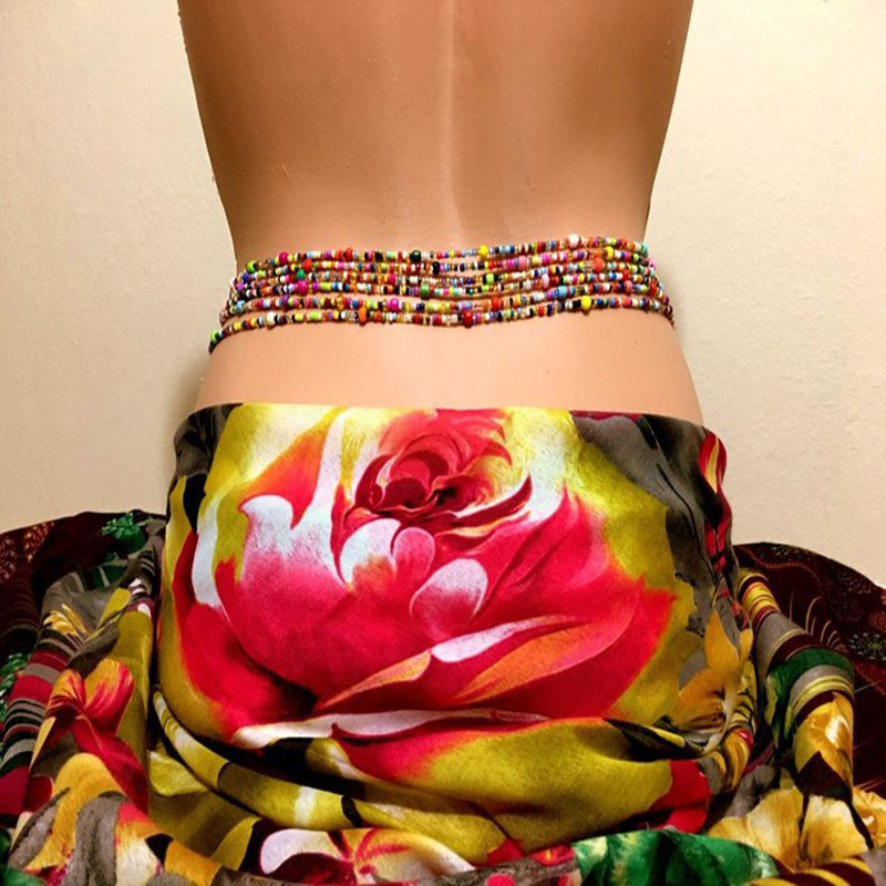 Body Jewelry For Women - Kobiety z warstwowymi koralikami łańcuszek na
